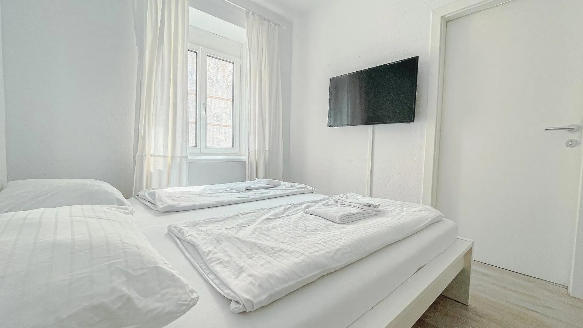Contactless Self-Check-In - Studio, 5 Minutes To Center Apartment Graz